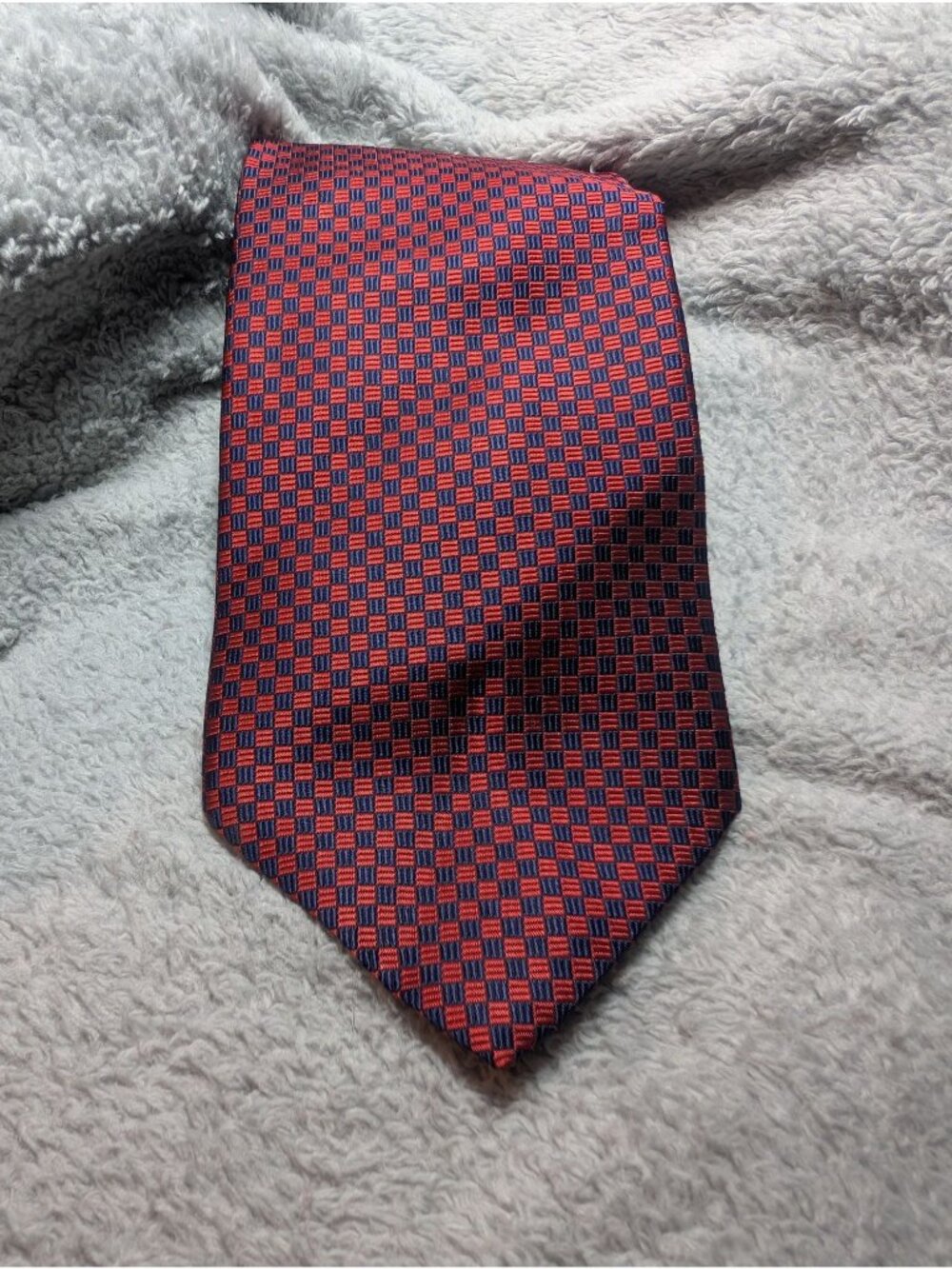 Brooks Brothers Stain Resistant Pure Silk Tie Red & Blue Geometric Pattern Woven